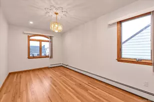 203 Pershing Pkwy, Mineola, NY 11501 - Photo 11