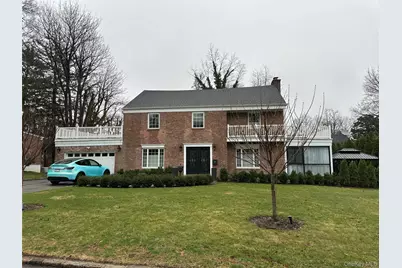 35 Bayside Drive, Great Neck, NY 11023 - Photo 1