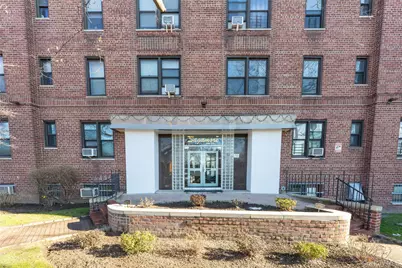 84-31 Van Wyck Expressway #3C, Jamaica, NY 11435 - Photo 1