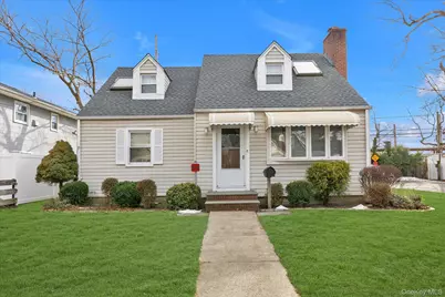 89 Foster Avenue, Valley Stream, NY 11580 - Photo 1