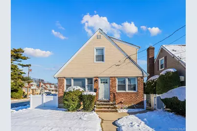 94 Sheridan Boulevard, Mineola, NY 11501 - Photo 1