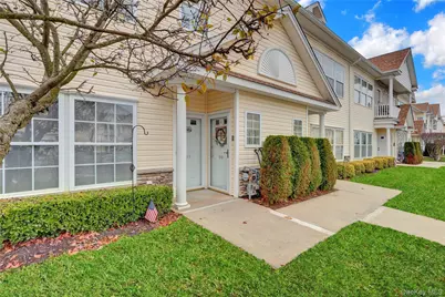 816 Narragansett Villas Drive #816, Lindenhurst, NY 11757 - Photo 1
