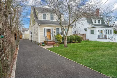 215 West Avenue, Patchogue, NY 11772 - Photo 1