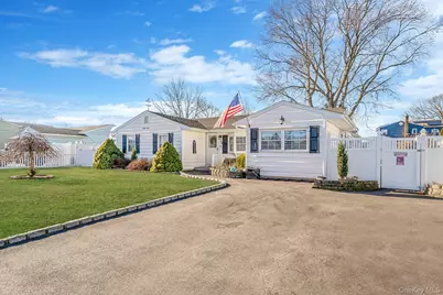 28 Pamela Lane, Selden, NY 11784 - Photo 1