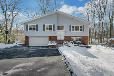 30 Highclere Lane, Valhalla, NY 10595 - Photo 1