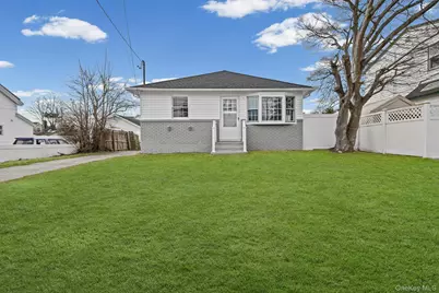 88 N Penataquit Avenue, Bay Shore, NY 11706 - Photo 1