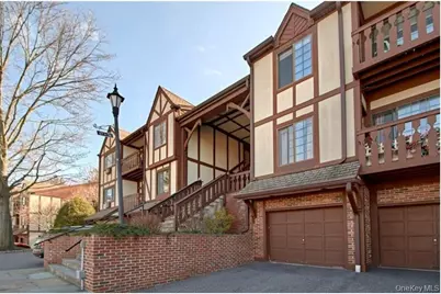 72 Foxwood Circle, Mount Kisco, NY 10549 - Photo 1