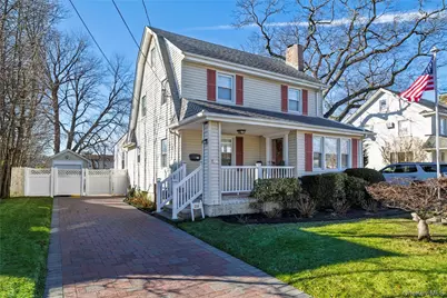 29 Norwich Avenue, Lynbrook, NY 11563 - Photo 1