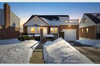 54 Aberdeen Road, New Hyde Park, NY 11040 - Photo 1