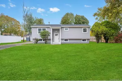 3004 New London Avenue, Medford, NY 11763 - Photo 1