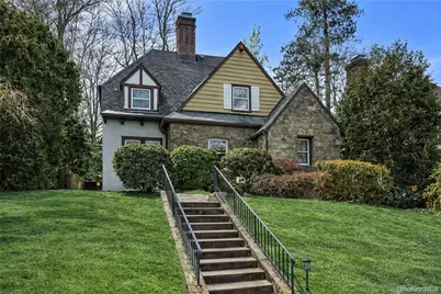 18 Bailey Place, New Rochelle, NY 10801 - Photo 1