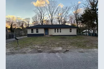 10 Dourland Road, Medford, NY 11763 - Photo 1