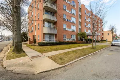 205 Mineola Boulevard #4D, Mineola, NY 11501 - Photo 1