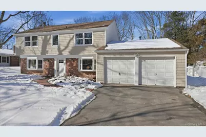 46 Sycamore Circle, Stony Brook, NY 11790 - Photo 1