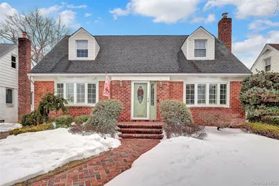 122 Laurel Drive, New Hyde Park, NY 11040 - Photo 1
