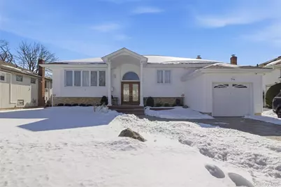 716 Park Lane, Valley Stream, NY 11581 - Photo 1