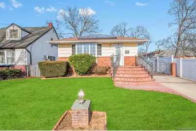 488 Pershing Blvd, Rockville Centre, NY 11570 - Photo 1