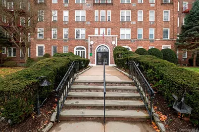 12 Hamilton Place #B6, Garden City, NY 11530 - Photo 1