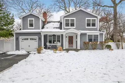 535 Brooklyn Boulevard, Brightwaters, NY 11718 - Photo 1