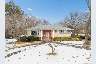 14 Jeffrey Lane, Great Neck, NY 11020 - Photo 1