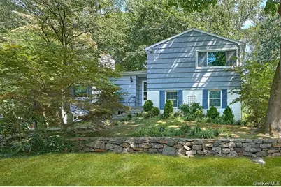 415 Pinebrook Boulevard, New Rochelle, NY 10804 - Photo 1
