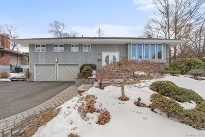 31 Prescott Place, Old Bethpage, NY 11804 - Photo 1