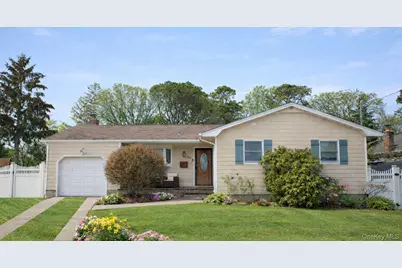 22 Berkshire Road, West Babylon, NY 11704 - Photo 1