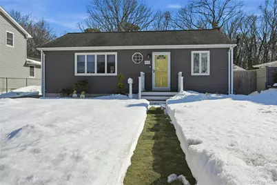 418 Old Farmingdale Road, West Babylon, NY 11704 - Photo 1