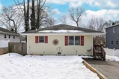 6 Oakdale Avenue, Selden, NY 11784 - Photo 1
