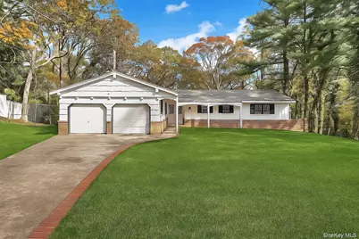 5 Chatham Place, Dix Hills, NY 11746 - Photo 1