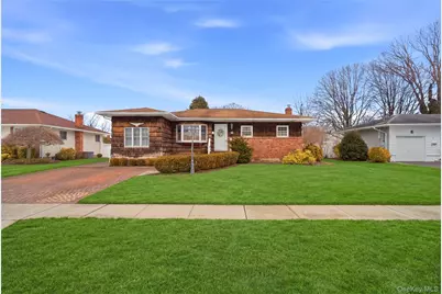 9 Lyons Avenue, Farmingdale, NY 11735 - Photo 1