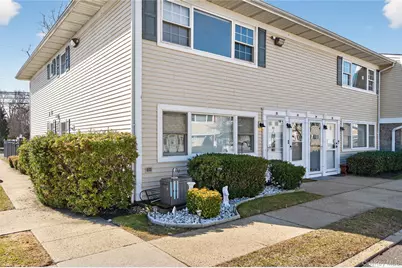 1 Atlantic Avenue #Apt 35, Farmingdale, NY 11735 - Photo 1