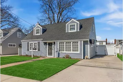 86 Oceanview Avenue, Valley Stream, NY 11581 - Photo 1