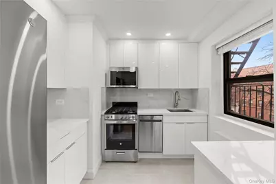 25-10 31st Avenue #3K, Astoria, NY 11106 - Photo 1