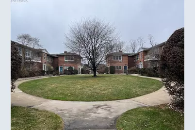 96 Shore Road #B2, Port Washington, NY 11050 - Photo 1