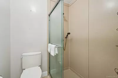 207 Martling Avenue, Tarrytown, NY 10591 - Photo 21