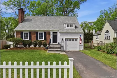 32 Kingsbury Road, New Rochelle, NY 10804 - Photo 1