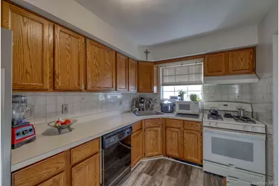 256 Quassaick Avenue #7, New Windsor, NY 12553 - Photo 11