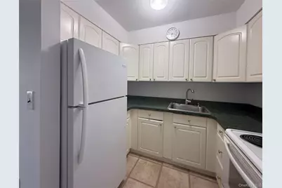 1000 9th Street #H61, Greenport, NY 11944 - Photo 5