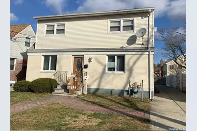 76-29 271st Street, New Hyde Park, NY 11040 - Photo 1