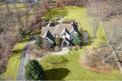 4 Emerson Court, Katonah, NY 10536 - Photo 1