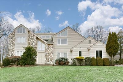 5 Blue Sky Drive, Suffern, NY 10901 - Photo 1