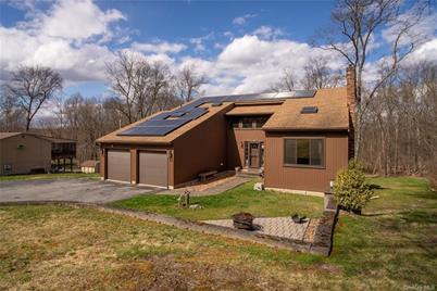 85 Heselton Drive, Slate Hill, NY 10973 - Photo 1