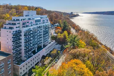 1020 Warburton Avenue #10F, Yonkers, NY 10701 - Photo 1