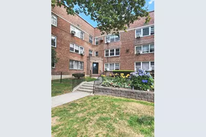 138-37 Jewel Avenue #3B, Kew Gardens, NY 11367 - Photo 1