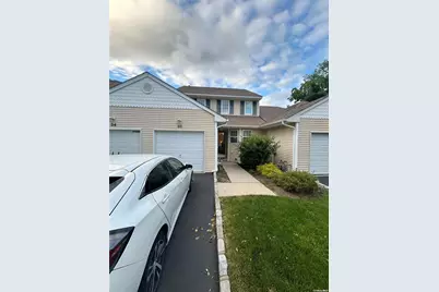 35 Blueberry Cmns, Riverhead, NY 11901 - Photo 1