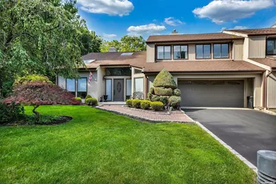 6 Southwood Court #6, Bay Shore, NY 11706 - Photo 1