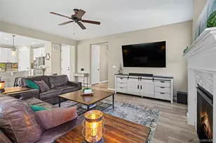 26712 E Hinsdale Pl, Aurora, CO 80016 - Photo 9