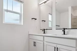 22254 E 6th Pl, Aurora, CO 80018 - Photo 11