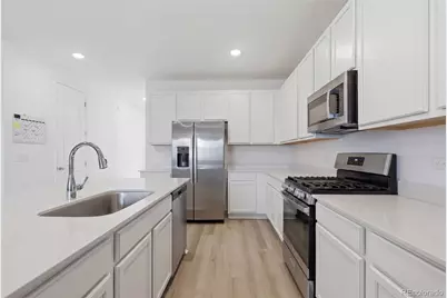 9051 Telluride Court, Commerce City, CO 80022 - Photo 11